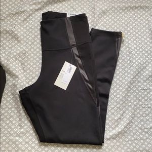 ✨SOLD✨ Old Navy Zipper Legging